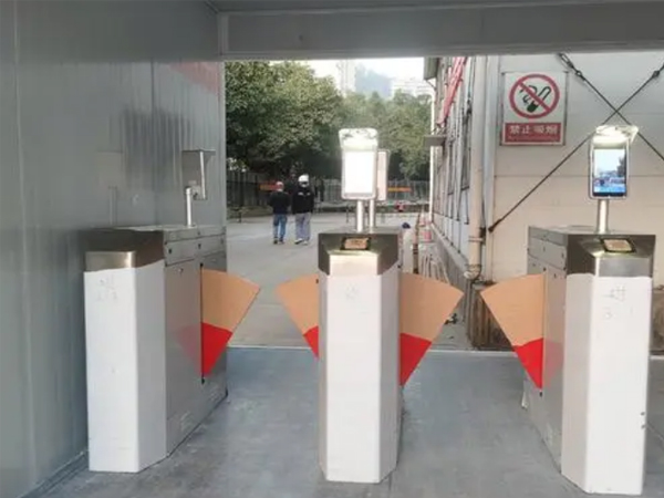 西藏工地人臉識別翼閘進出