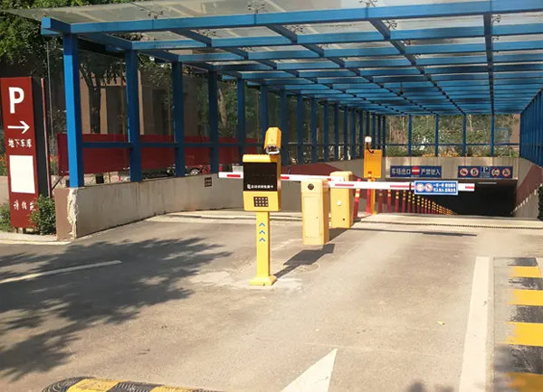 平度車牌識別系統設備進行不斷更新和不斷檢測